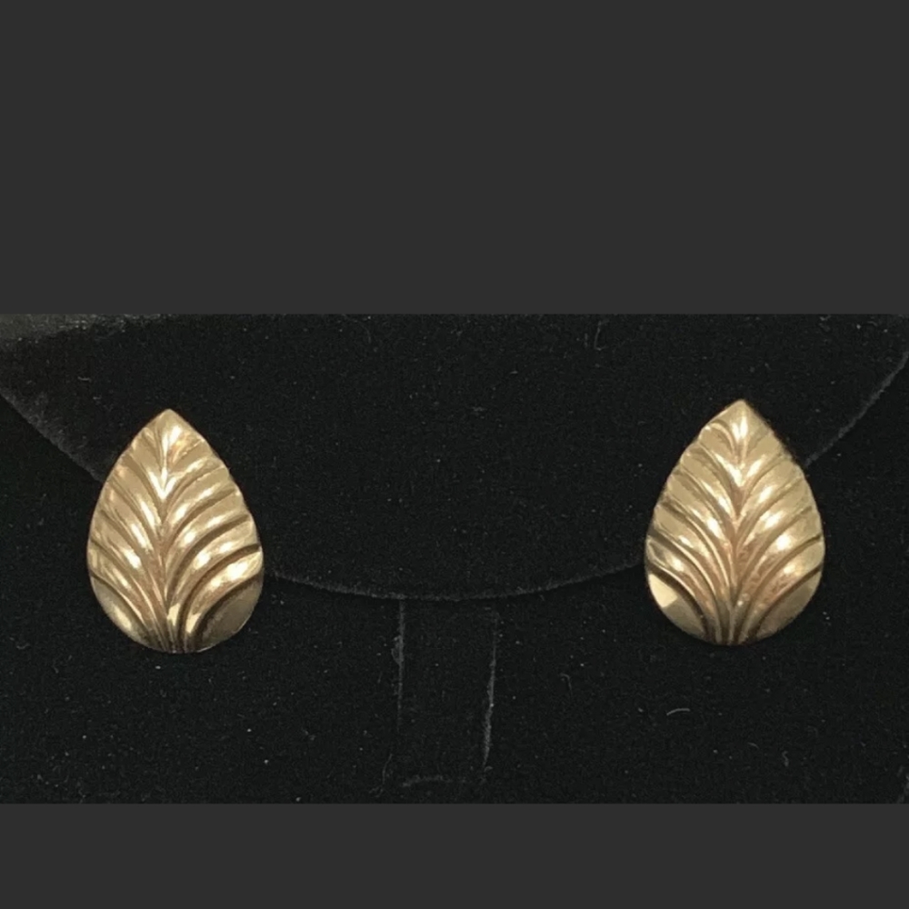 14k yellow gold teardrop earrings